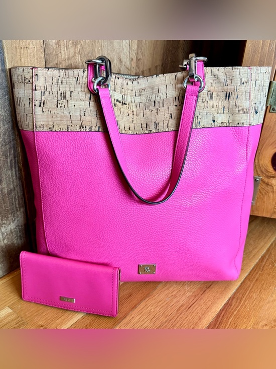 Lauren Ralph Lauren Handbags - Lauren Ralph Lauren Pink “Hanway” Cork
Top Shopper Tote & Coordinating Wallet